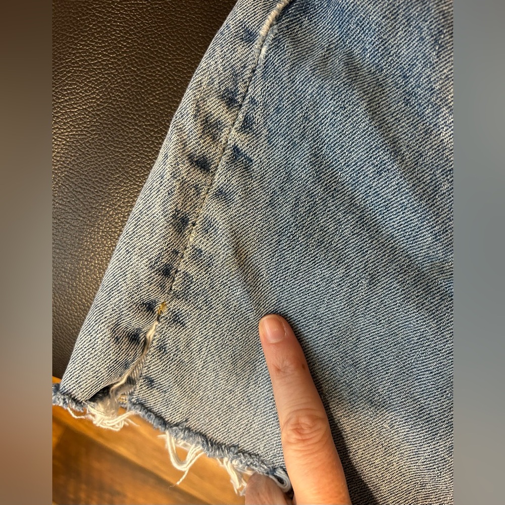 Levi’s 501 Button Fly Cut Off Shorts. Size 34 - Picture 8 of 11